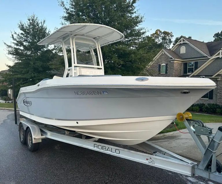 2022 Robalo R200 - 150HP Yamaha F150 Engine - 2022 Coyote Dual Axel Trailer