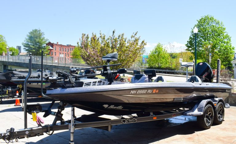 2025 Bass Cat Puma STS - Mercury 250 ProXS 4 Stroke