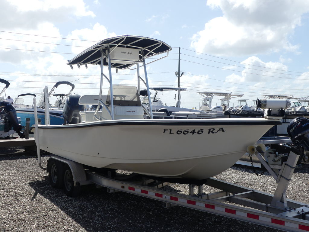 2015 21′ Action Craft 2170 Yamaha (Single Outboard) 200 HP