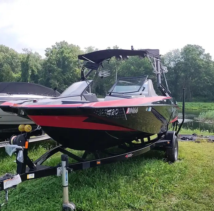 2011 Axis A20 – 335HP Indmar AR335 MPI 5.7L, Seats 11, FatAX Tower wBoard Racks, Bimini
