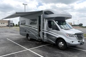 2020 Winnebago Class-C motorhome - 2020 Mercedes Sprinter 3500XD
